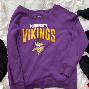 Minnesota Vikings crew neck sweat shirt. Size: L